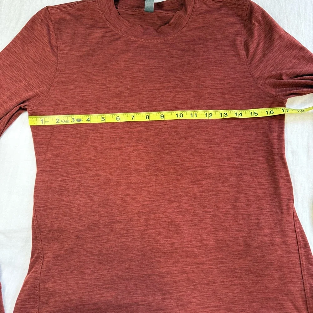 Vuori Women's Long Sleeve Lux Tee Brick Heather Medium - Picture 11 of 11